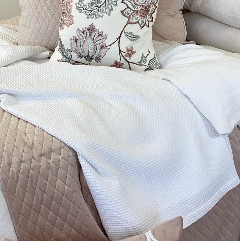 Amal Blanket White