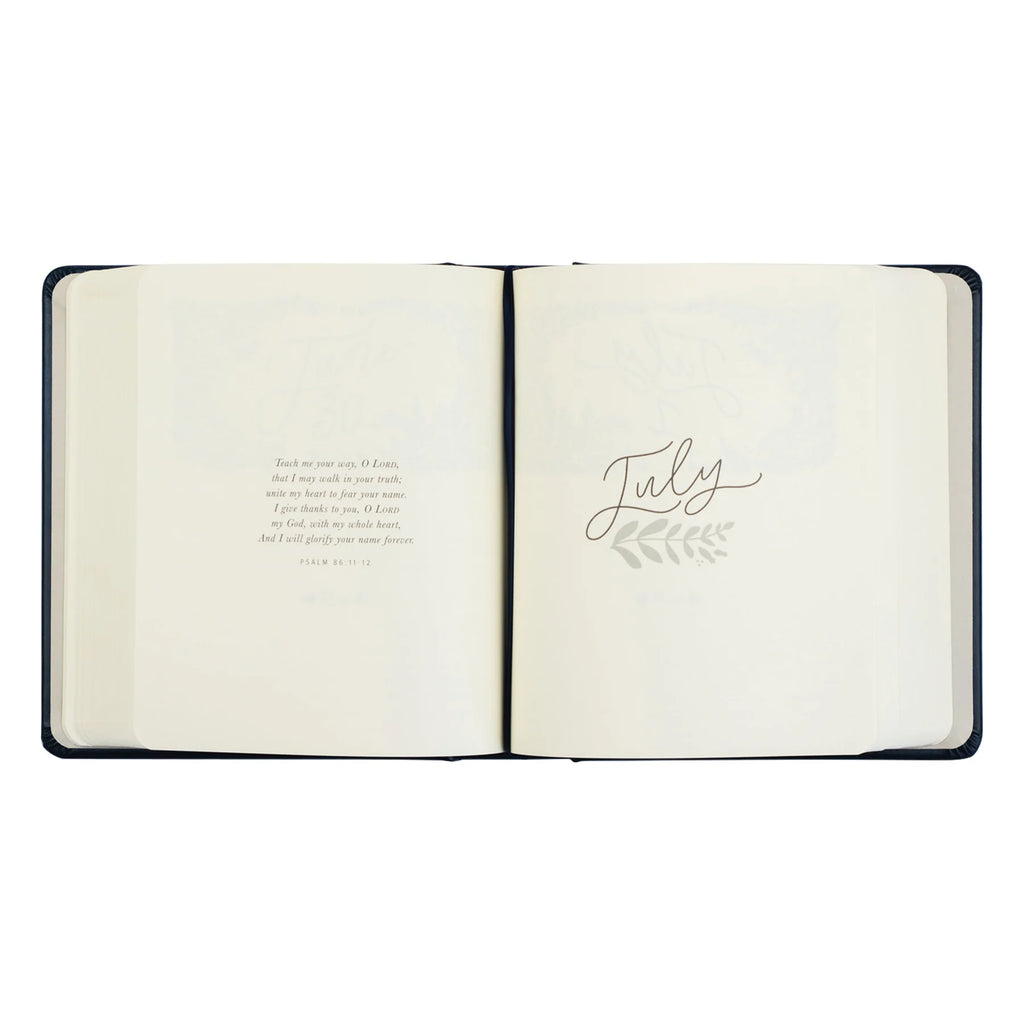 Hosanna Revival One Thing I Ask 5-Year Prayer Journal: Versailles Theme